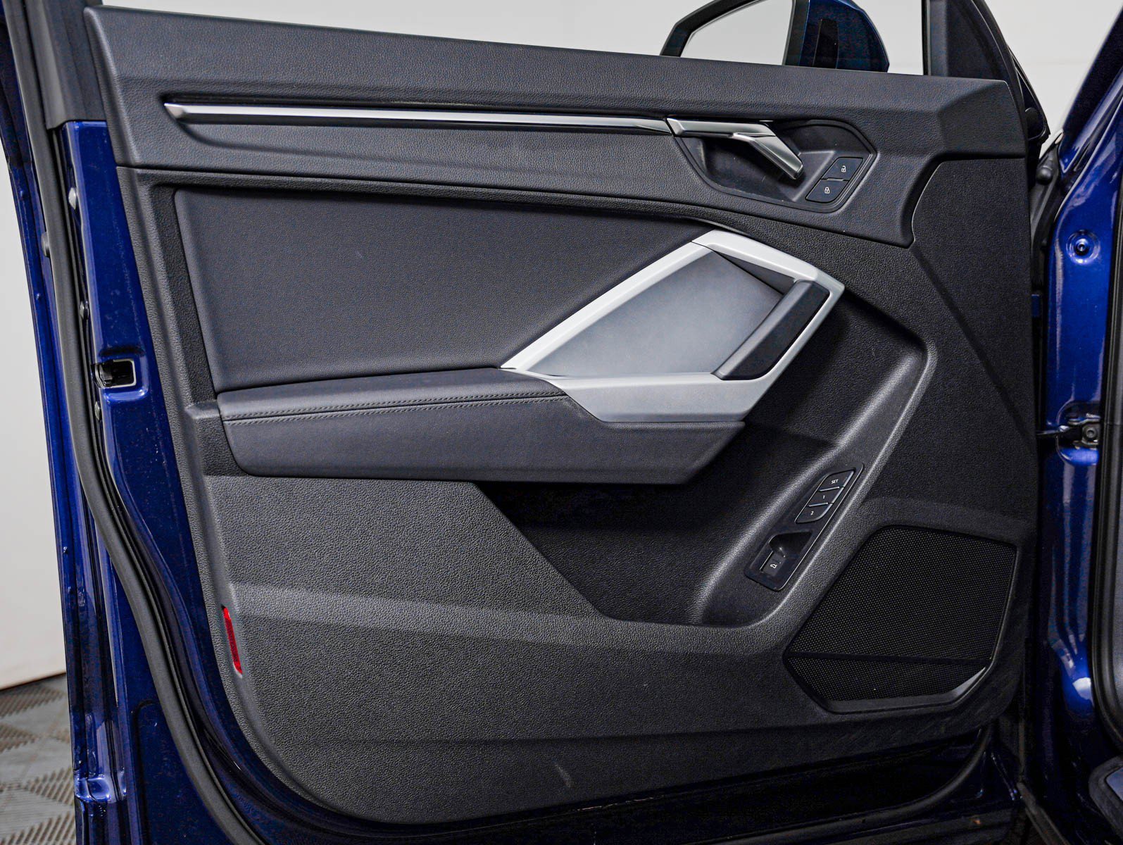 Used 2023 Navarra Blue Me Audi S line Premium image 23