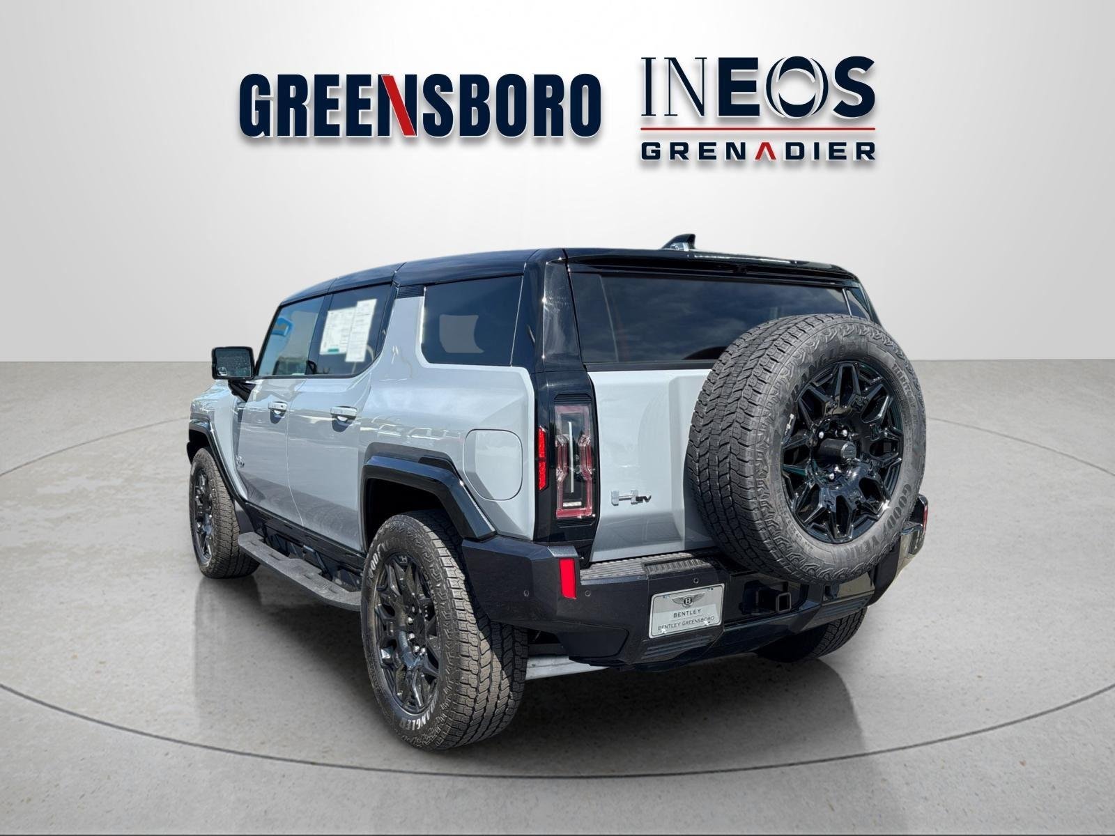Used 2025 Interstellar White GMC 2X image 3
