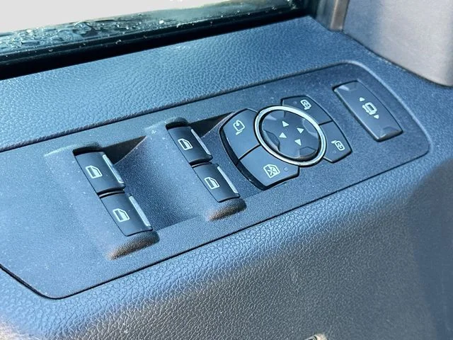 Used 2022 Blue Ford Lariat image 18