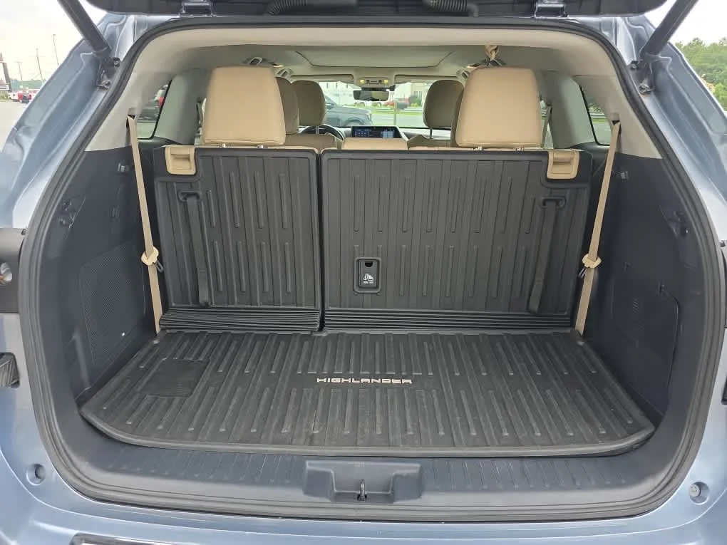 Used 2021 Moon Dust Toyota Platinum image 13