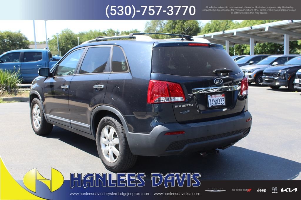 Used 2012 Black Kia LX image 9