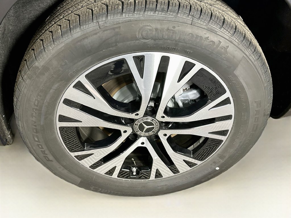 New 2026 Mountain Grey Metallic Mercedes-Benz GLB 250 image 28