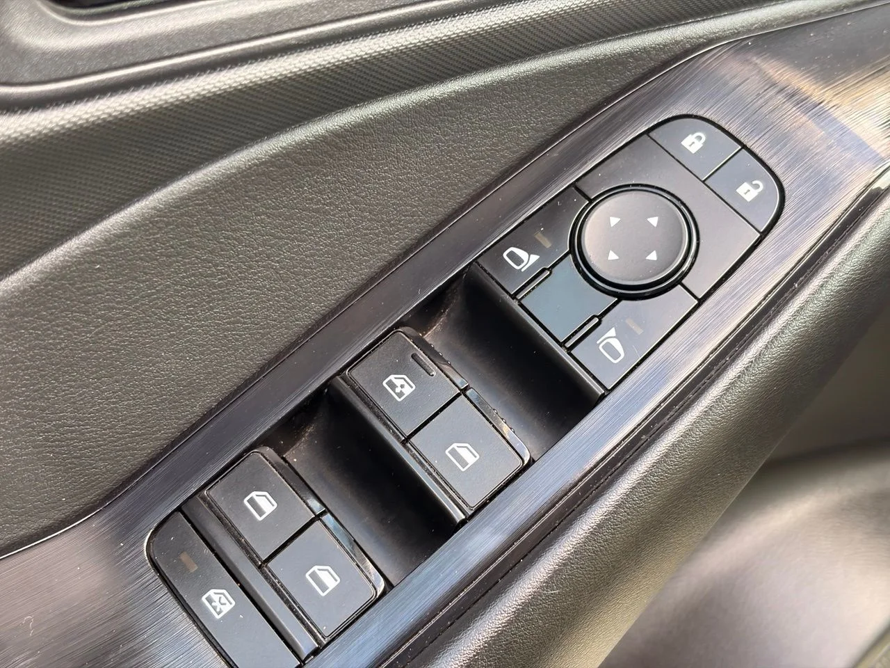 Used 2024 Brilliant Silver Metallic Nissan S image 20