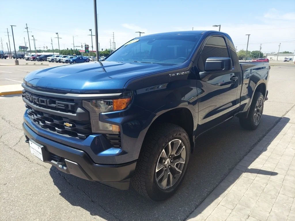 Used 2022 Blue Chevrolet WT image 3