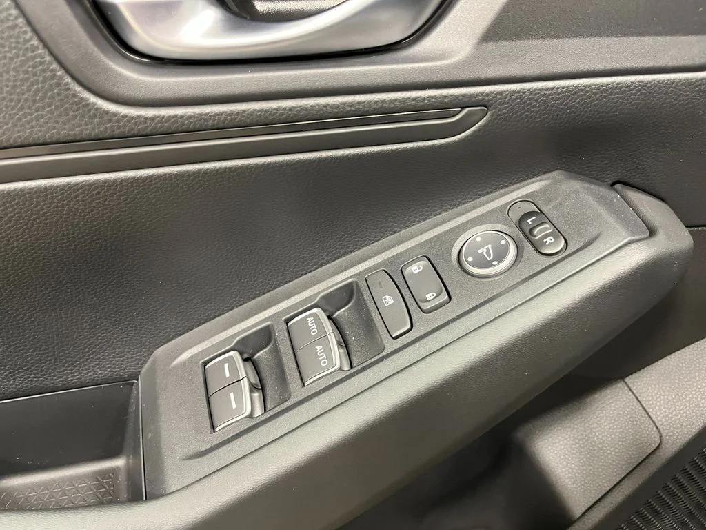 New 2026 Platinum White Pearl Honda LX image 16