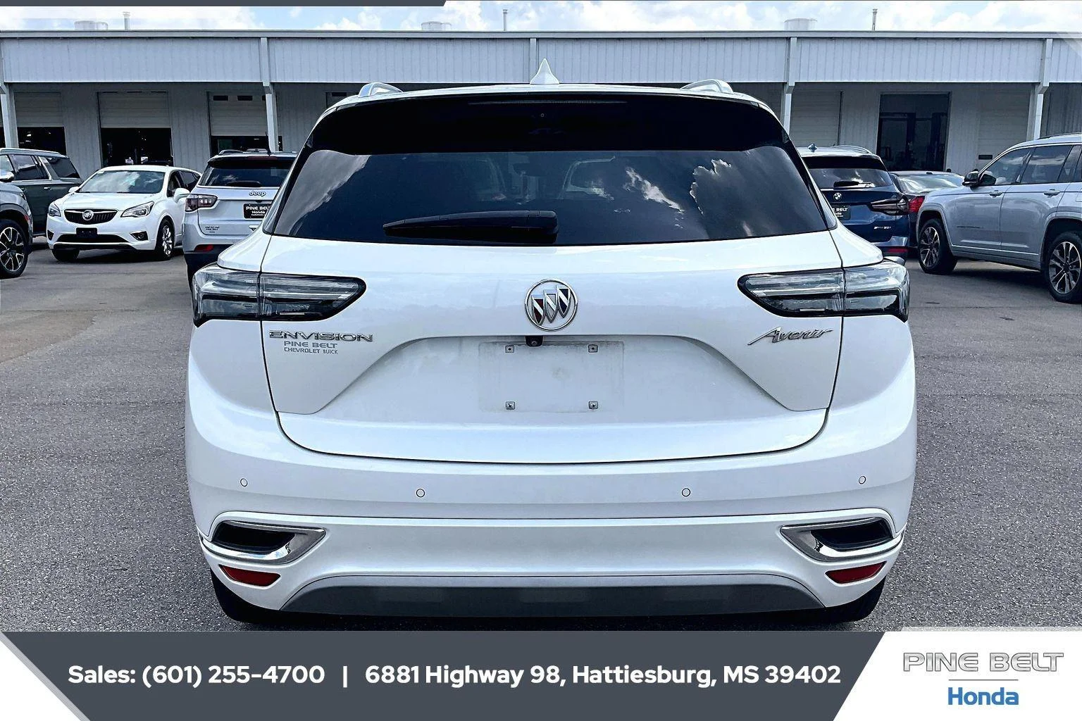 Used 2023 White Frost Tricoat Buick Avenir image 4
