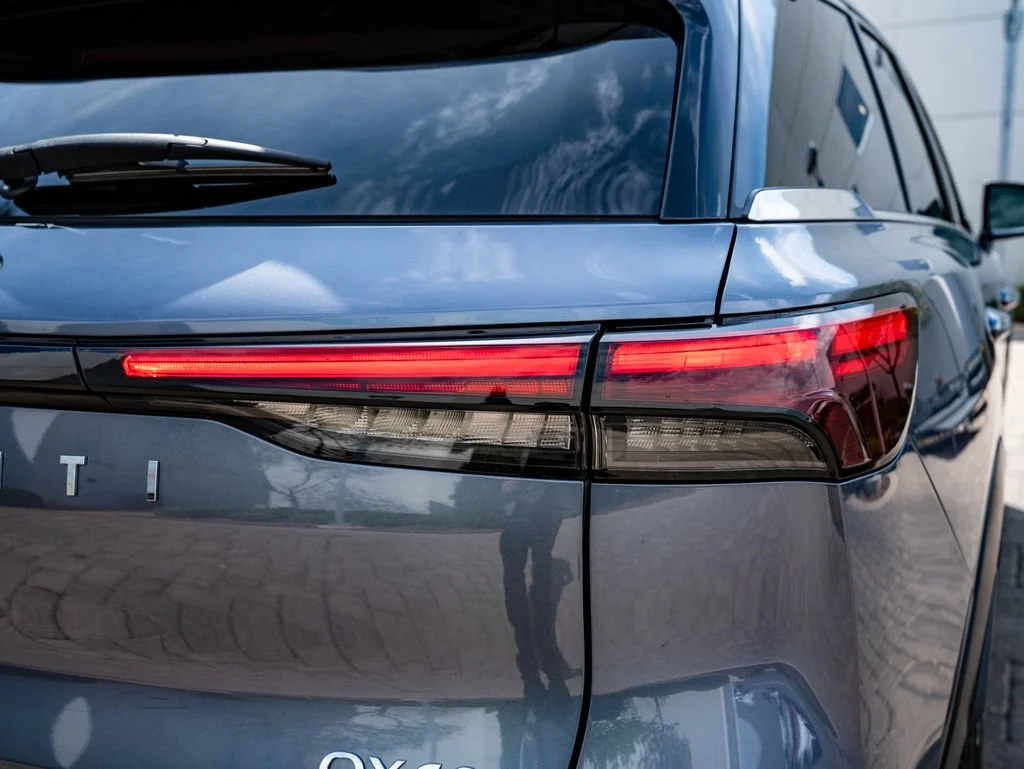 Used 2023 Moonbow Blue INFINITI Sensory image 9