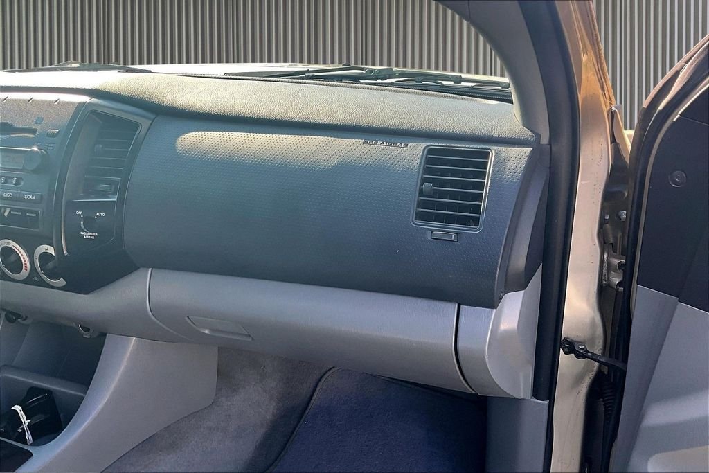 Used 2005 Beige Toyota Base image 17