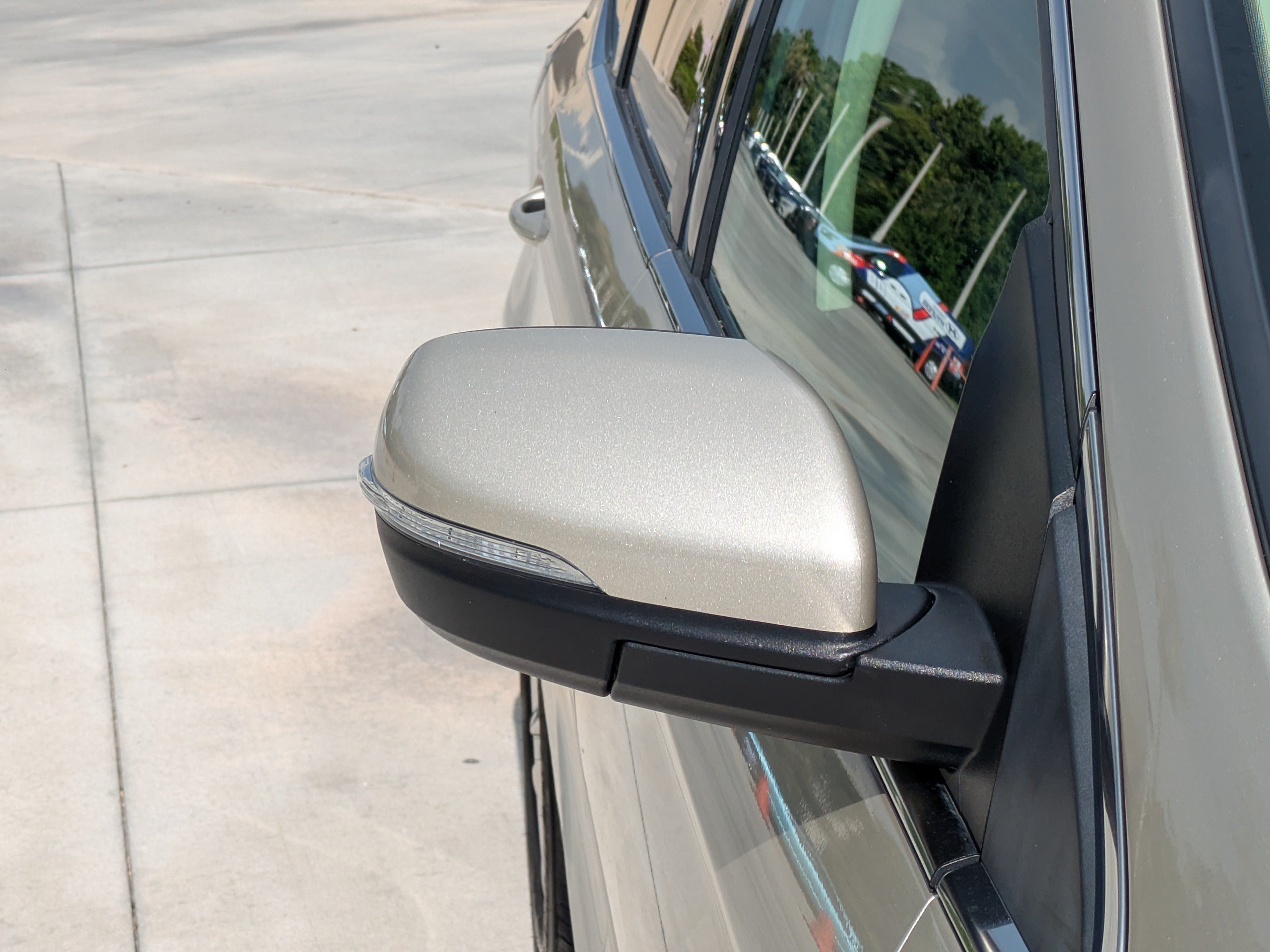Used 2018  Ford SEL image 8