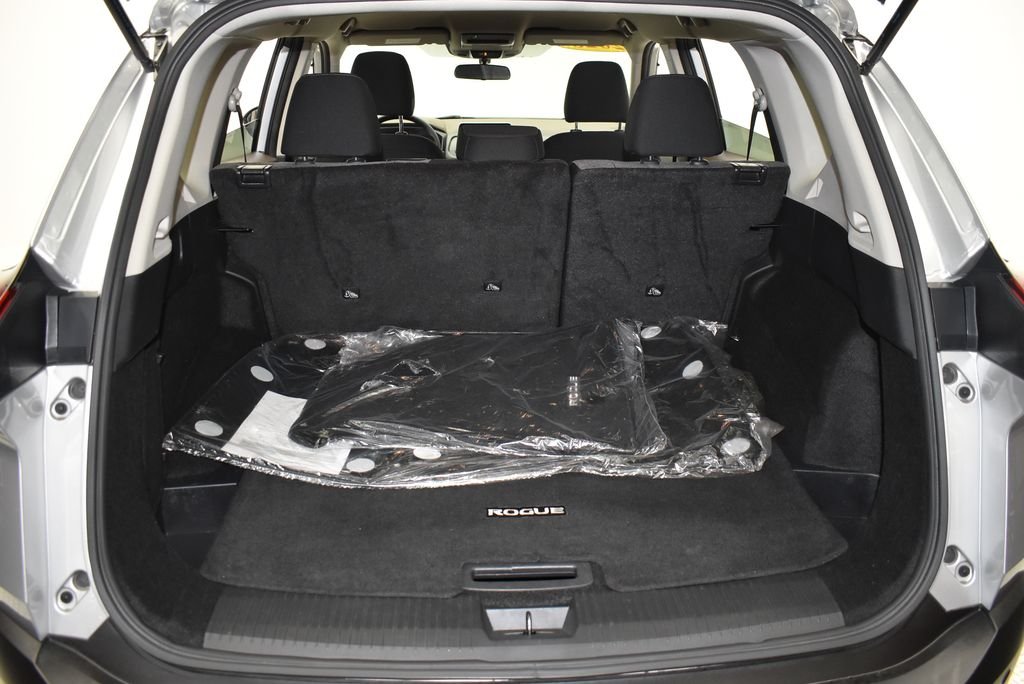 Used 2023 Silver Nissan SV image 34
