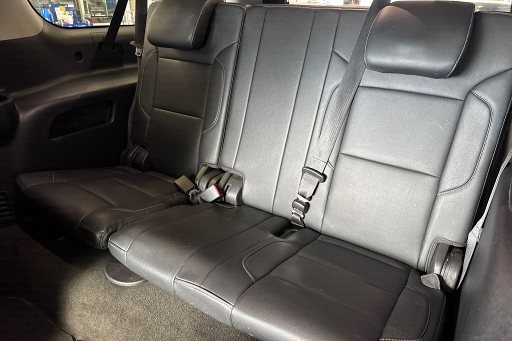 Used 2018 Silver Ice Metallic Chevrolet Premier image 19