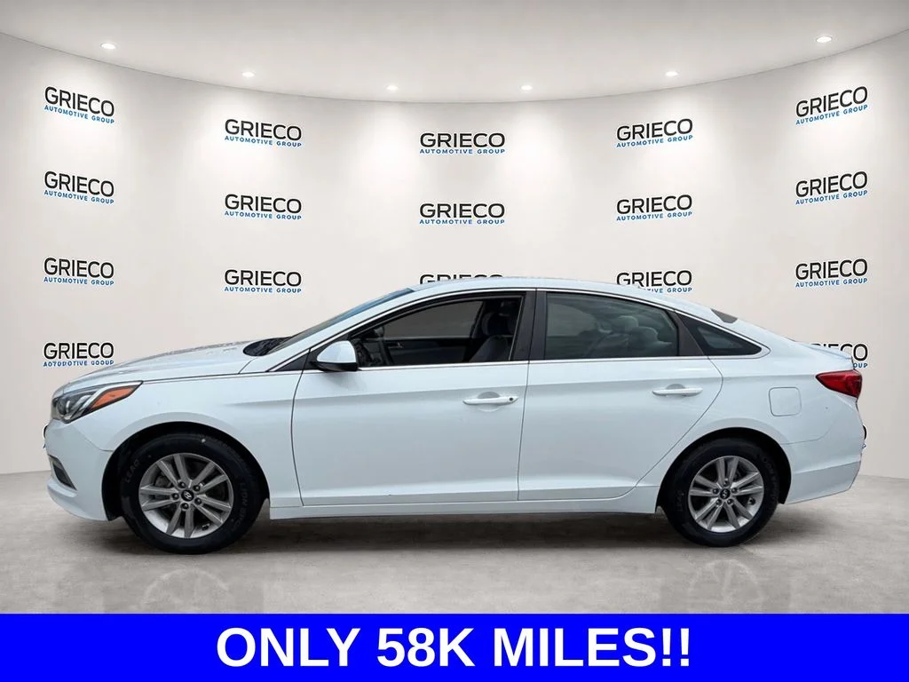 Used 2015 White Hyundai SE image 4