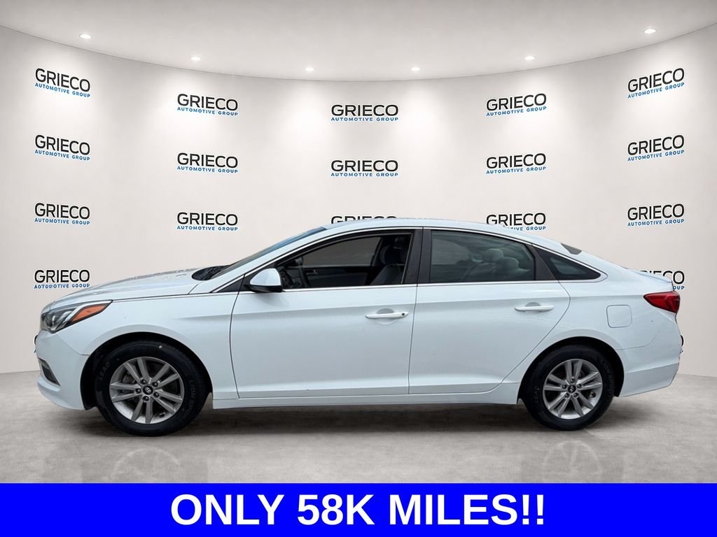 Used 2015 White Hyundai SE image 4