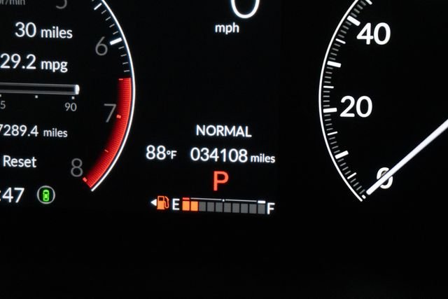 Used 2024 Gray Honda EX-L image 16