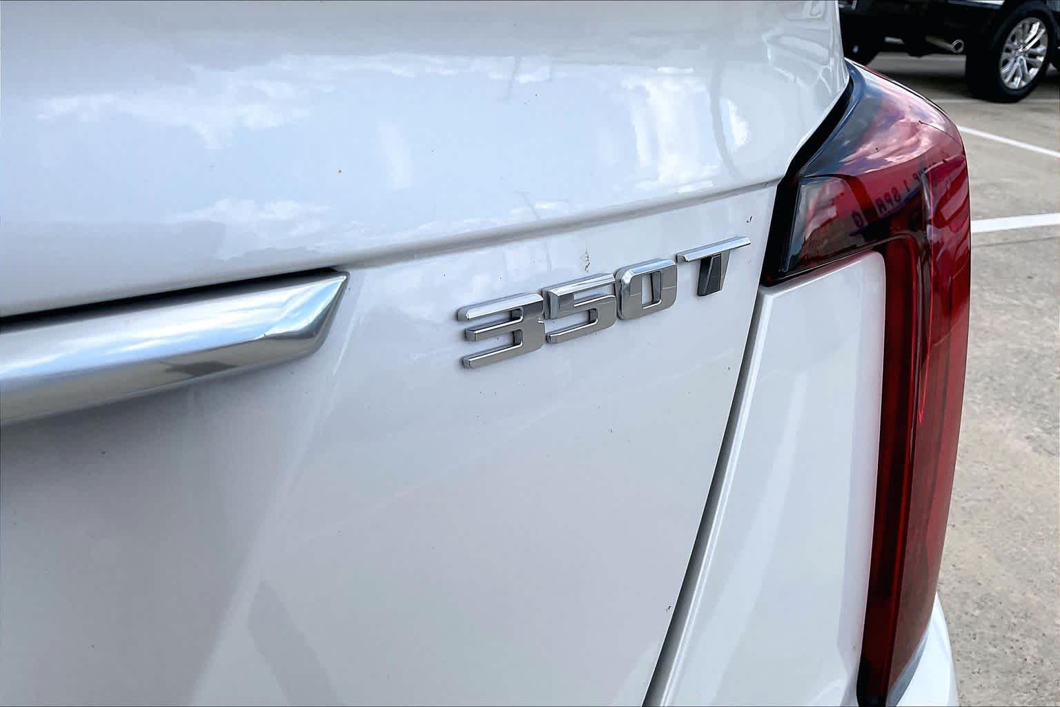 Used 2023 Crystal White Tricoat Cadillac Luxury image 9