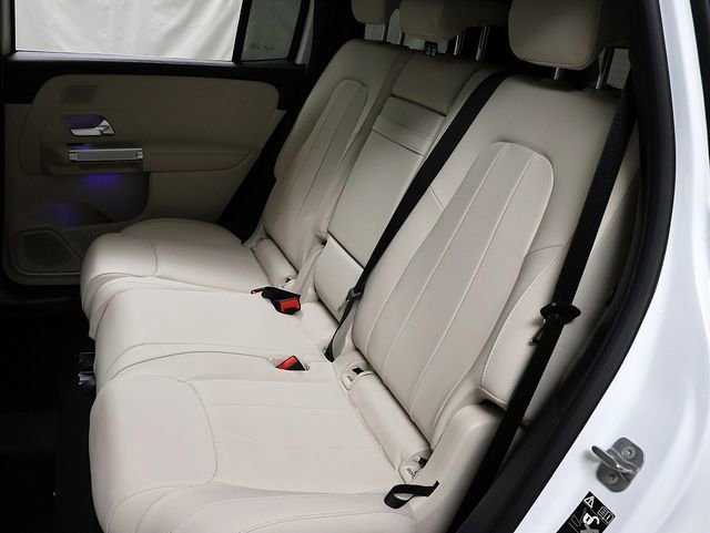 New 2026 Polar White Mercedes-Benz GLB 250 image 40