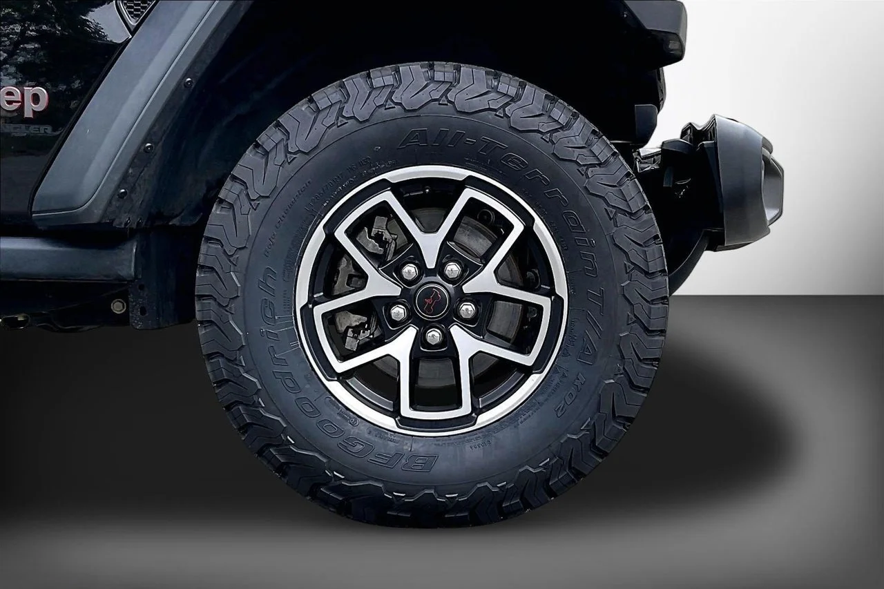 Certified Used 2024 Black Jeep Rubicon image 32