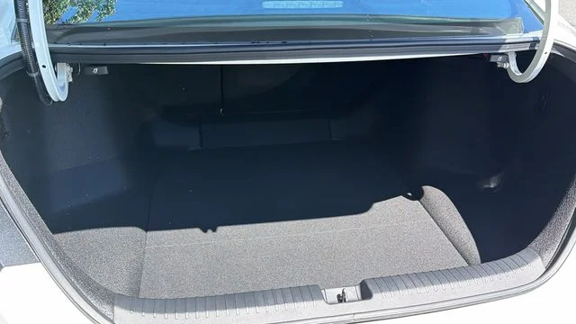 New 2026 White Honda SE image 13