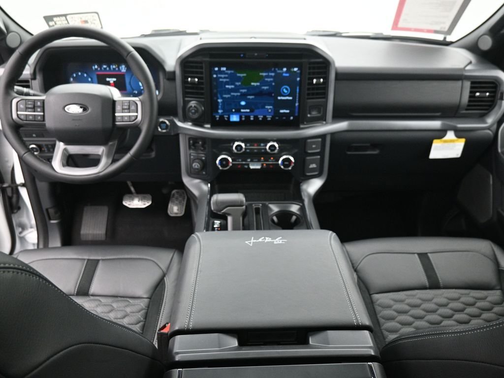 New 2025 Oxford White Ford XLT image 23