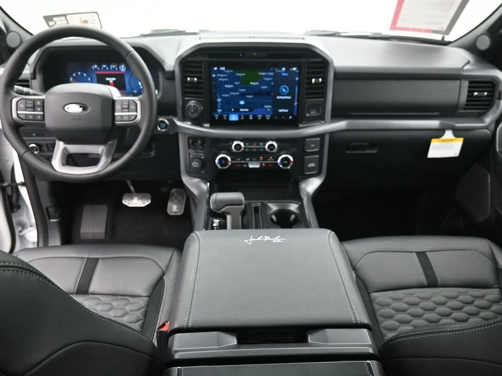 New 2025 Oxford White Ford XLT image 23
