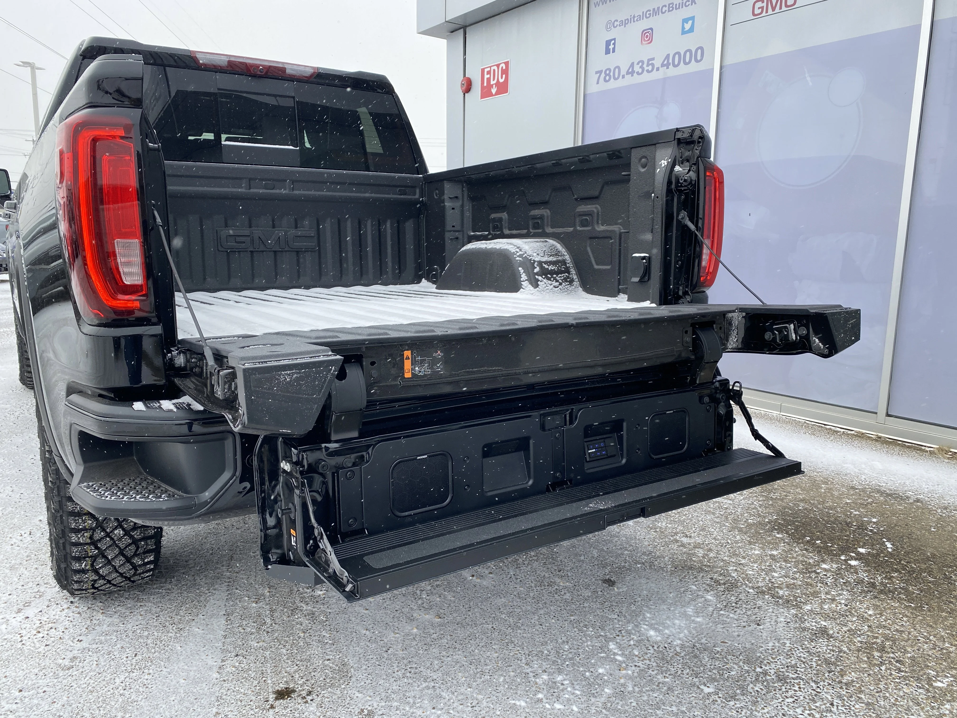 New 2026 ONYX BLACK GMC AT4X image 5