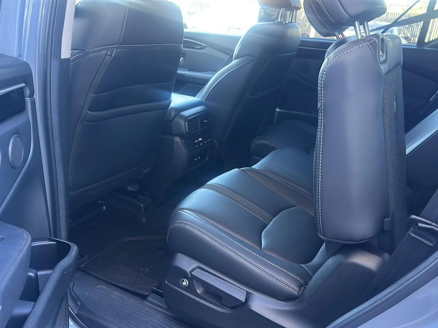 Used 2025 Sonic Gray Pearl Honda Touring image 8