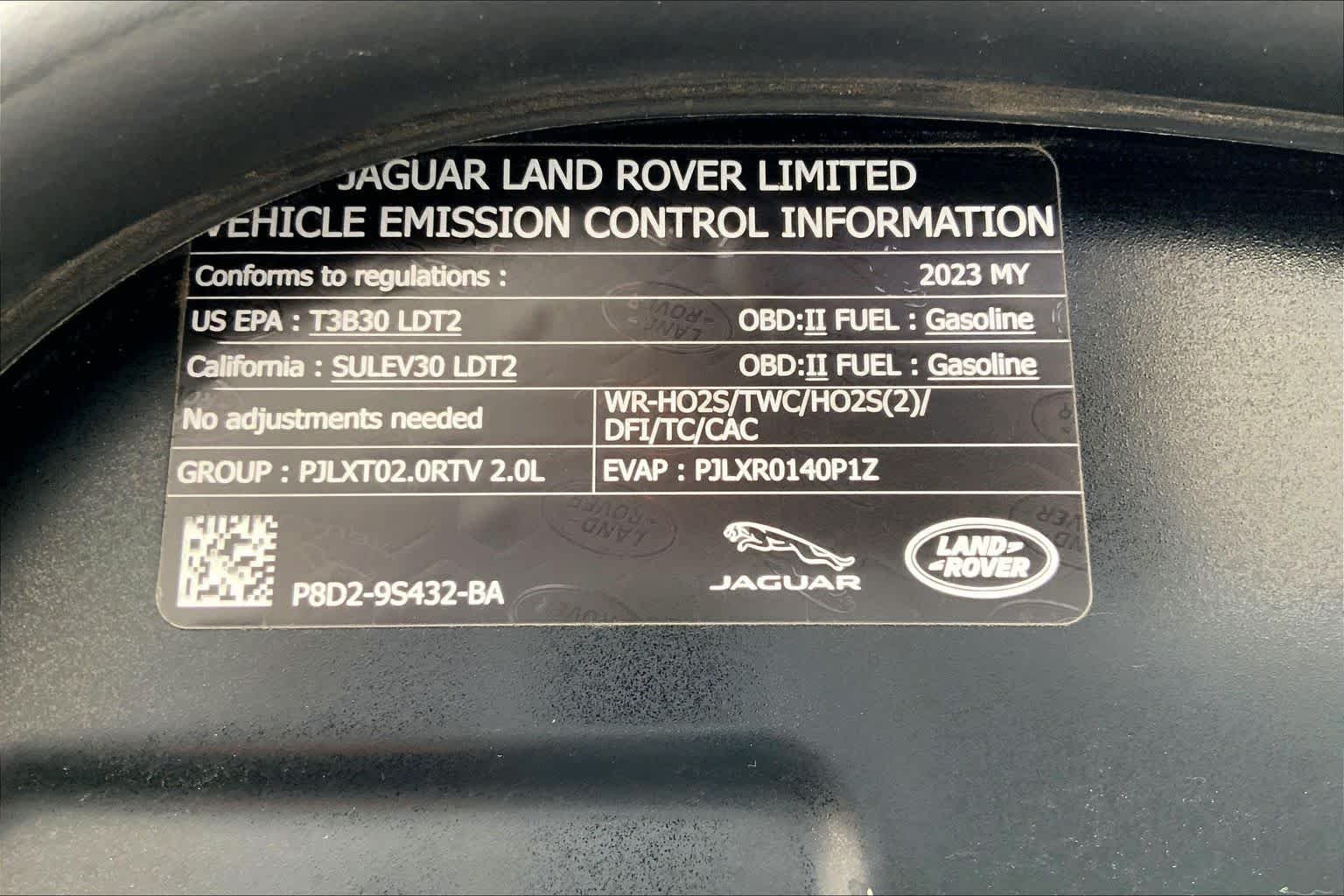 Used 2023 Santorini Black Metallic Land Rover R-Dynamic S image 33