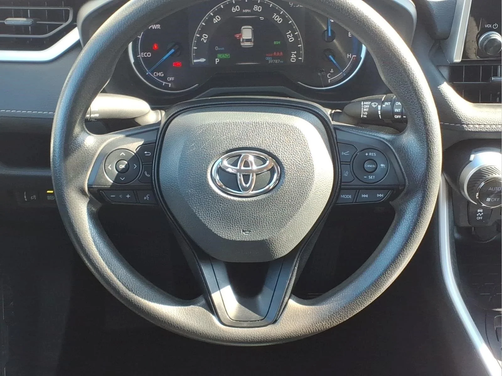 Certified Used 2025 Silver Toyota XLE image 14