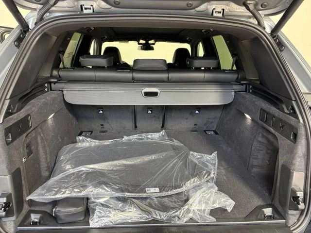 New 2026 Skyscraper Grey Metallic BMW xDrive40i image 16