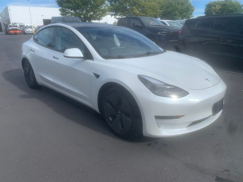 Used 2021 White Tesla Standard Range Plus image 5