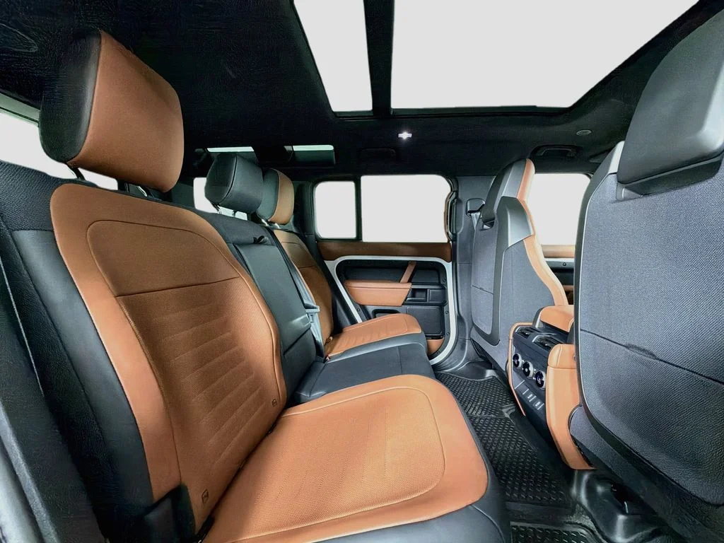 New 2026 Fuji White Land Rover  OCTA image 29