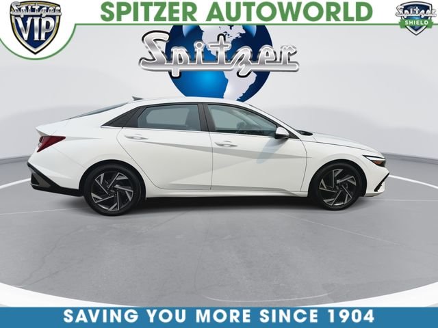 Used 2025 White Hyundai Limited image 10