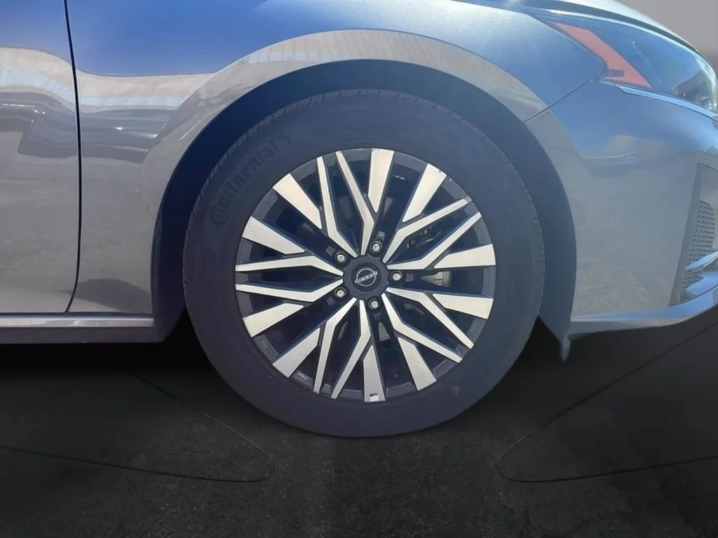 2025 Nissan Altima SV - Photo 25