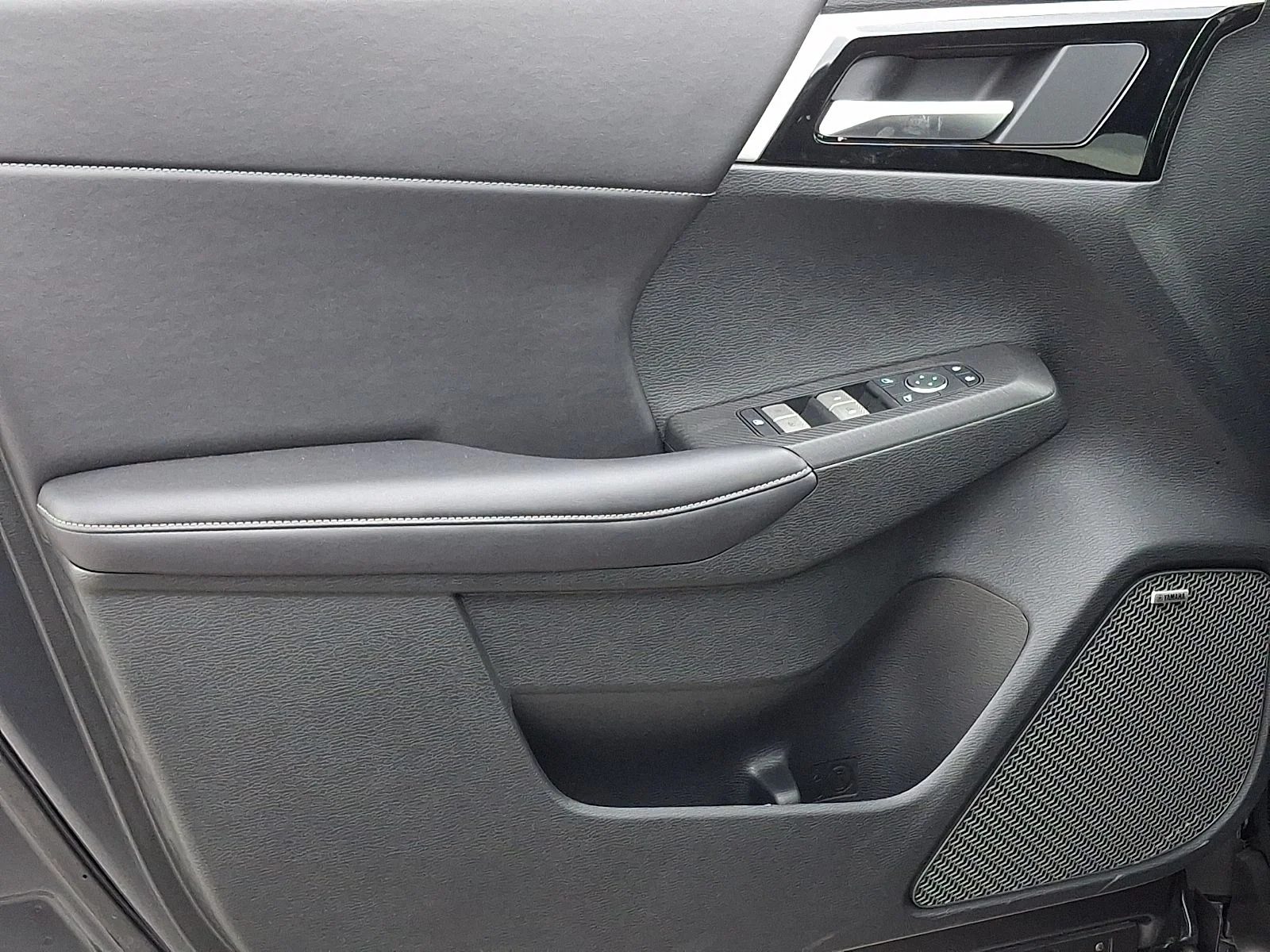 New 2026 Gray Mitsubishi LE image 13