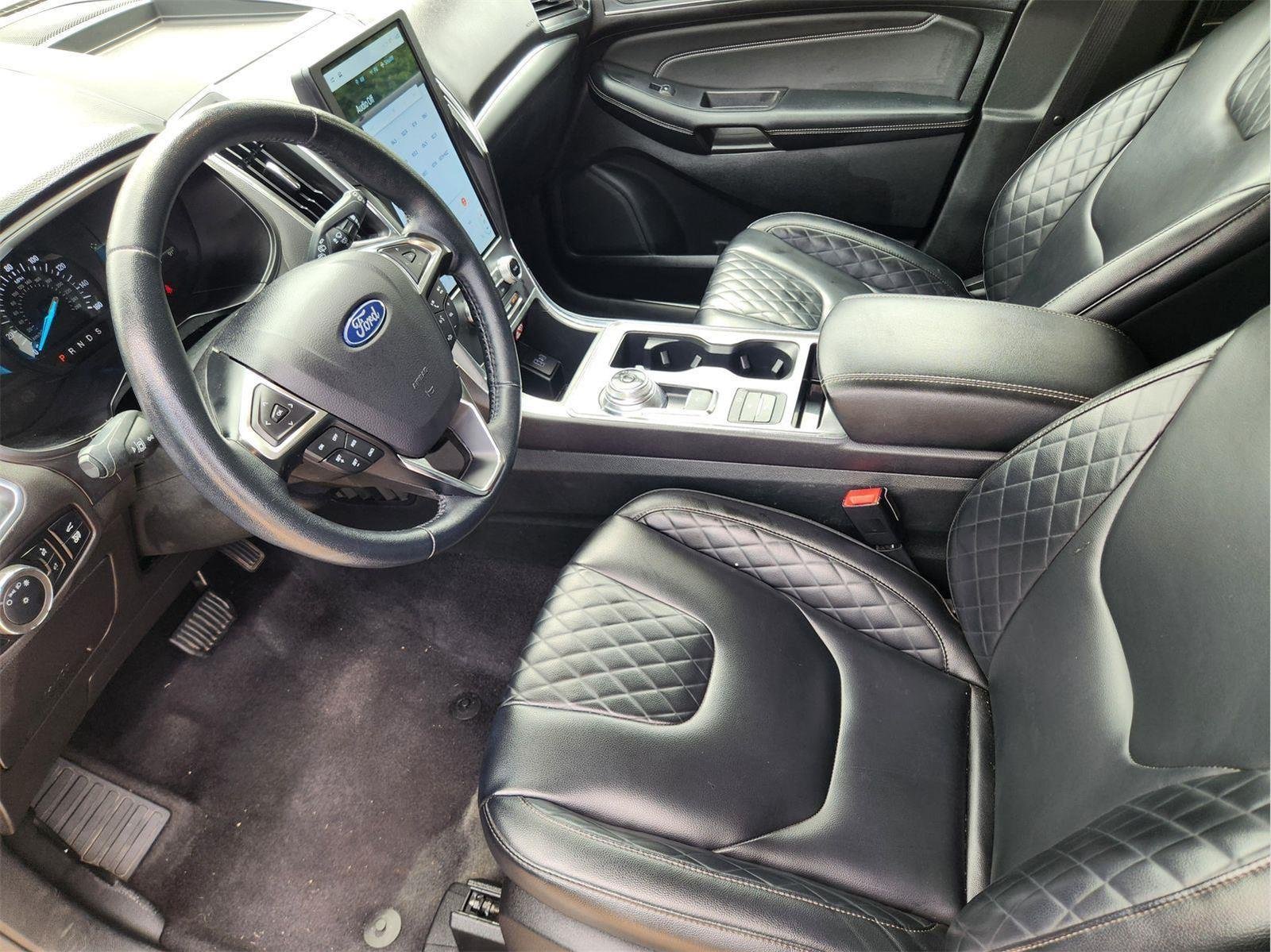 Used 2024 Iconic Silver Ford Titanium image 12