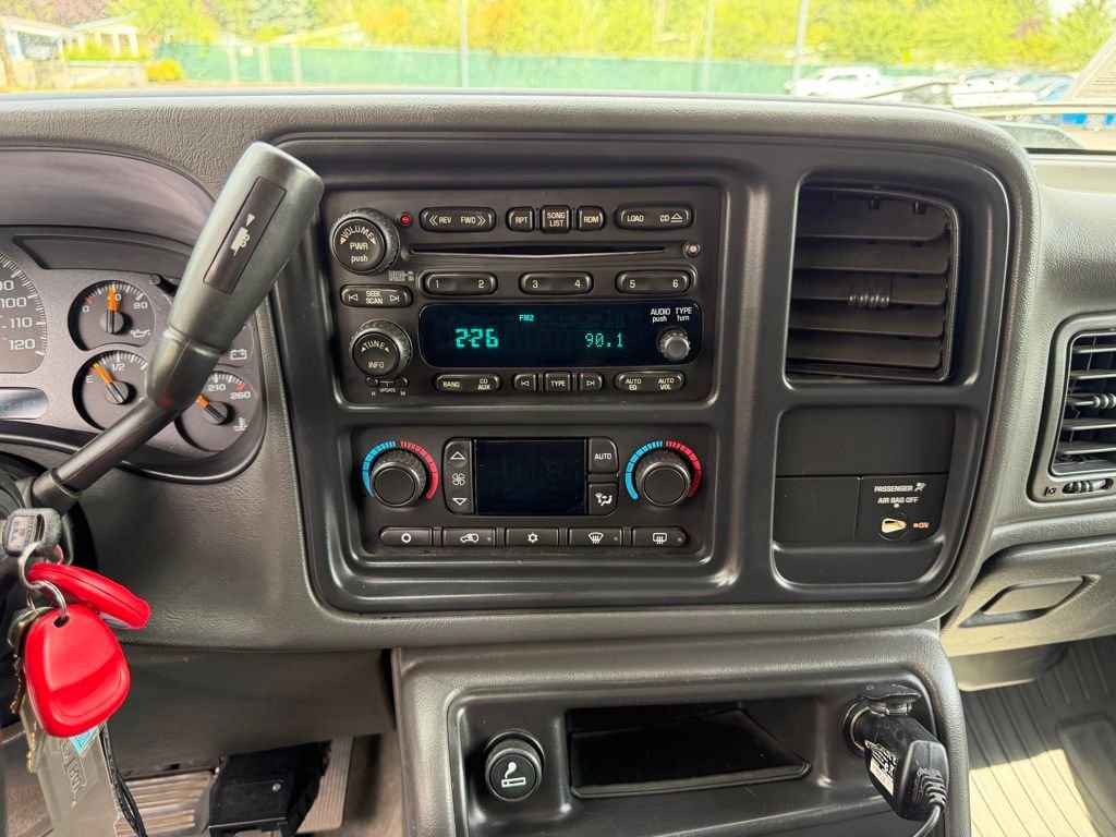 Used 2006 Blue Granite Metallic Chevrolet LT image 21
