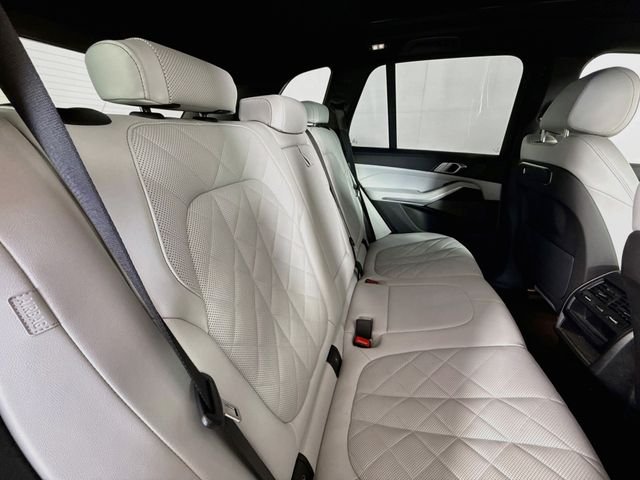Used 2024 Alpine White BMW xDrive50e image 28