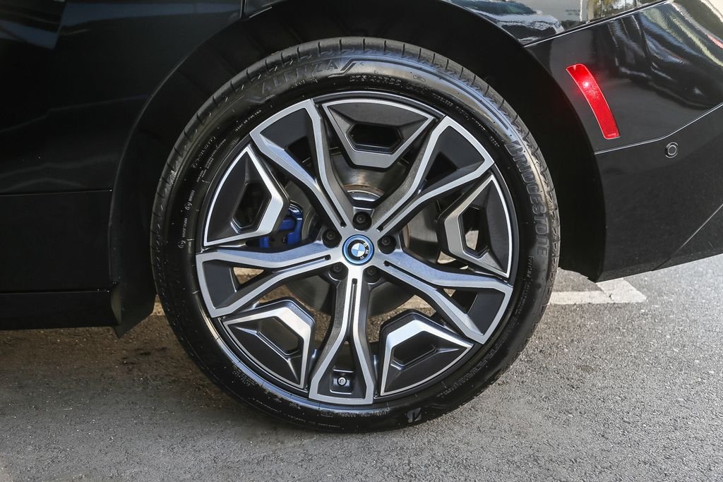 2025 BMW iX 50 - Photo 7