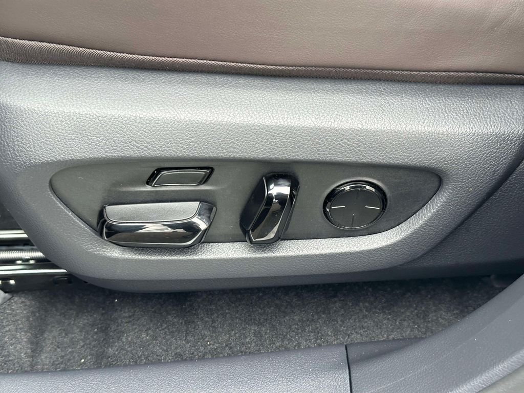 2026 Lexus RX 450h+ Luxury - Photo 14