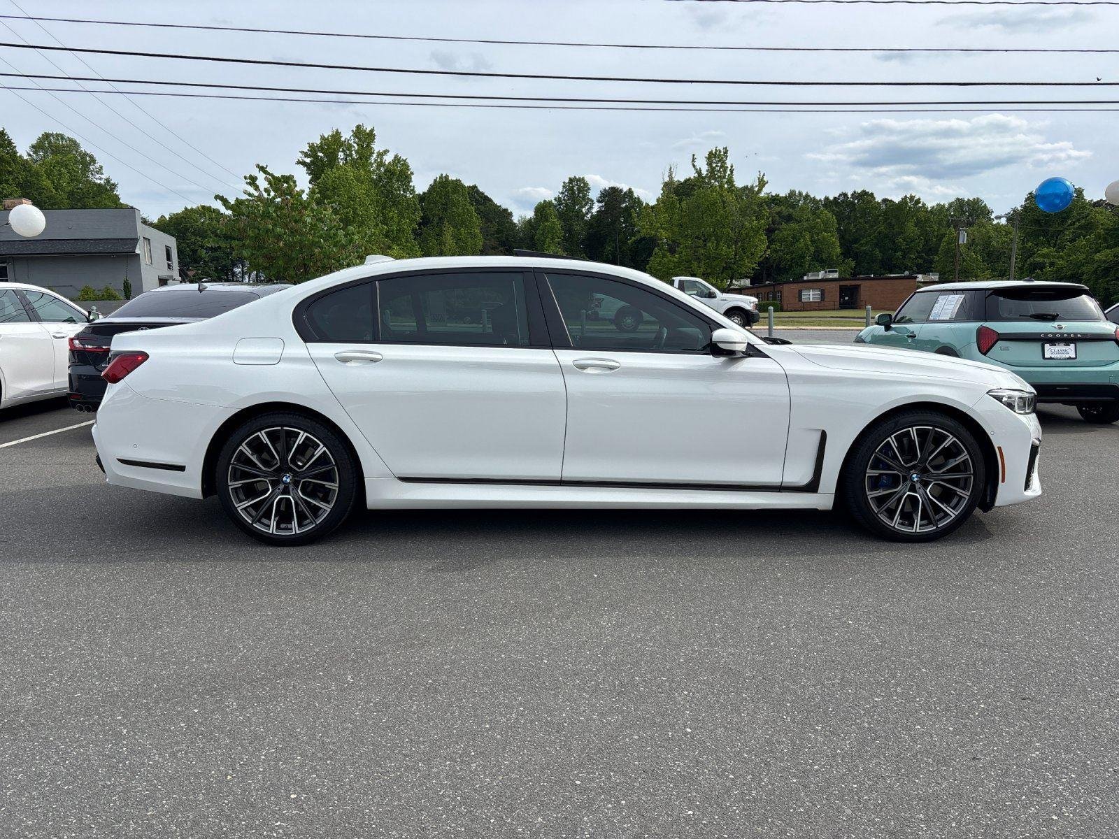 Used 2022 Alpine White BMW 750i xDrive image 6