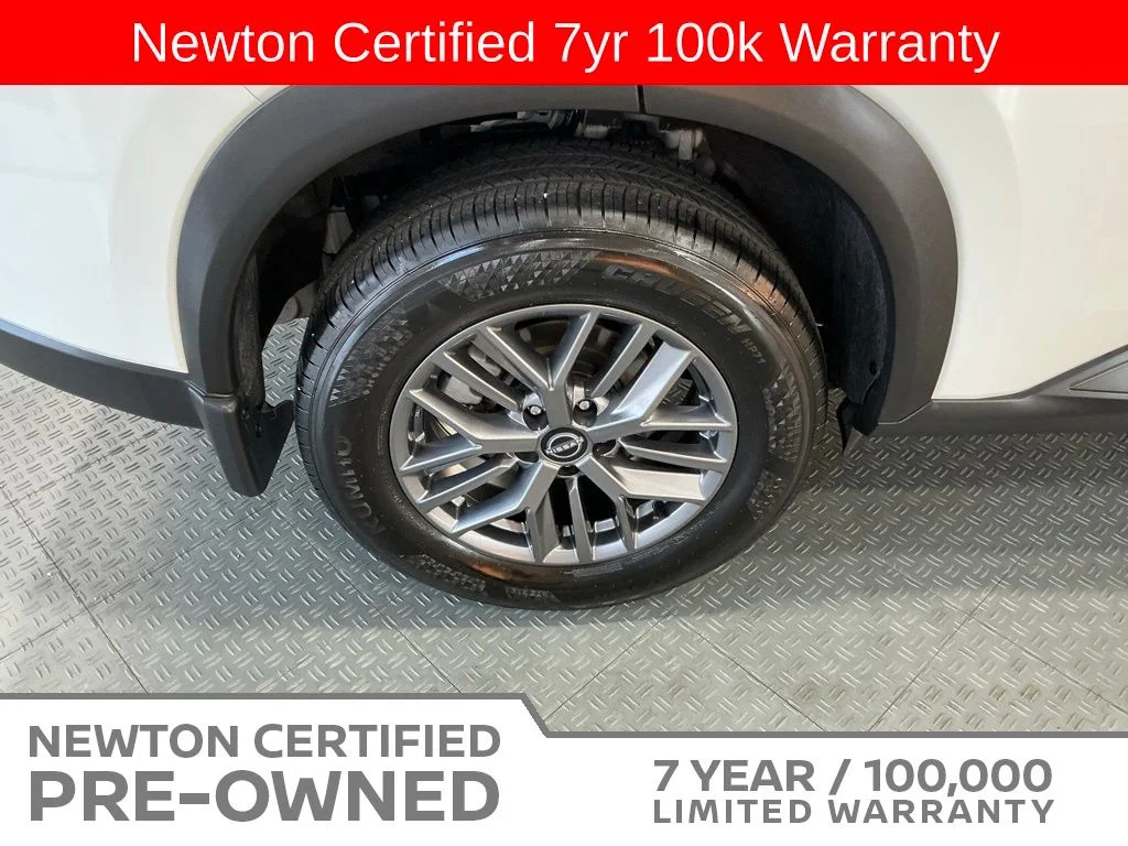 Certified Used 2025 Glacier White Nissan S image 41