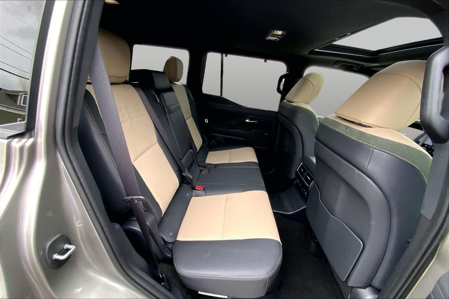 Used 2024 Atomic Silver/Black Lexus Overtrail+ image 19