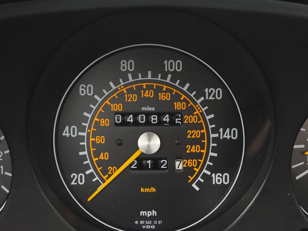 Used 1987 Gold Mercedes-Benz 560 SL image 44