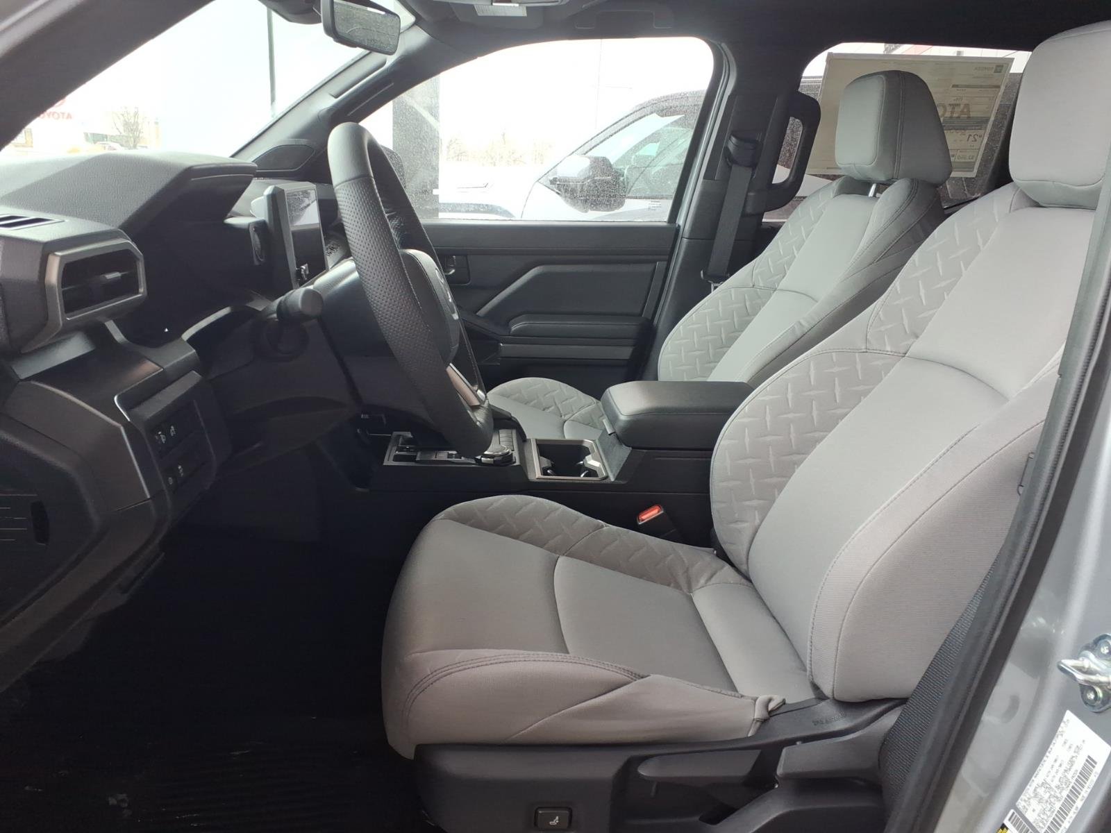 2026 Toyota Tacoma SR5 - Photo 11