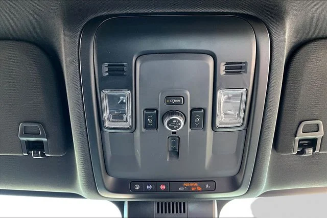 Used 2025 Blue Chevrolet Premier image 27