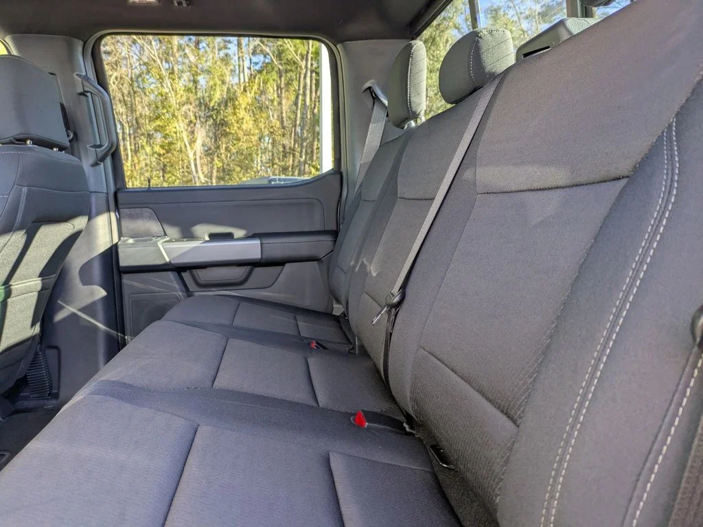 New 2026 Carbonized Gray Metallic Ford XLT image 11
