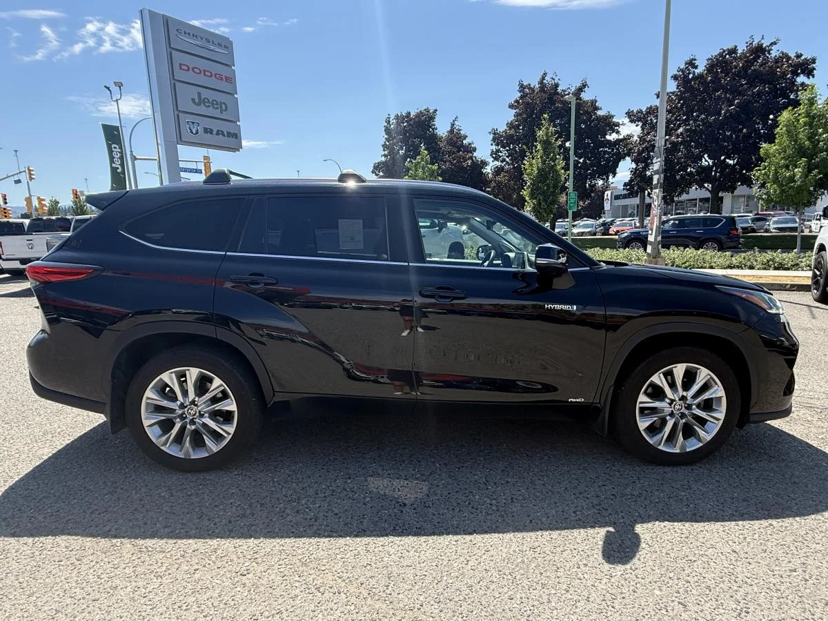 Used 2020 Black Toyota Limited Awd image 8