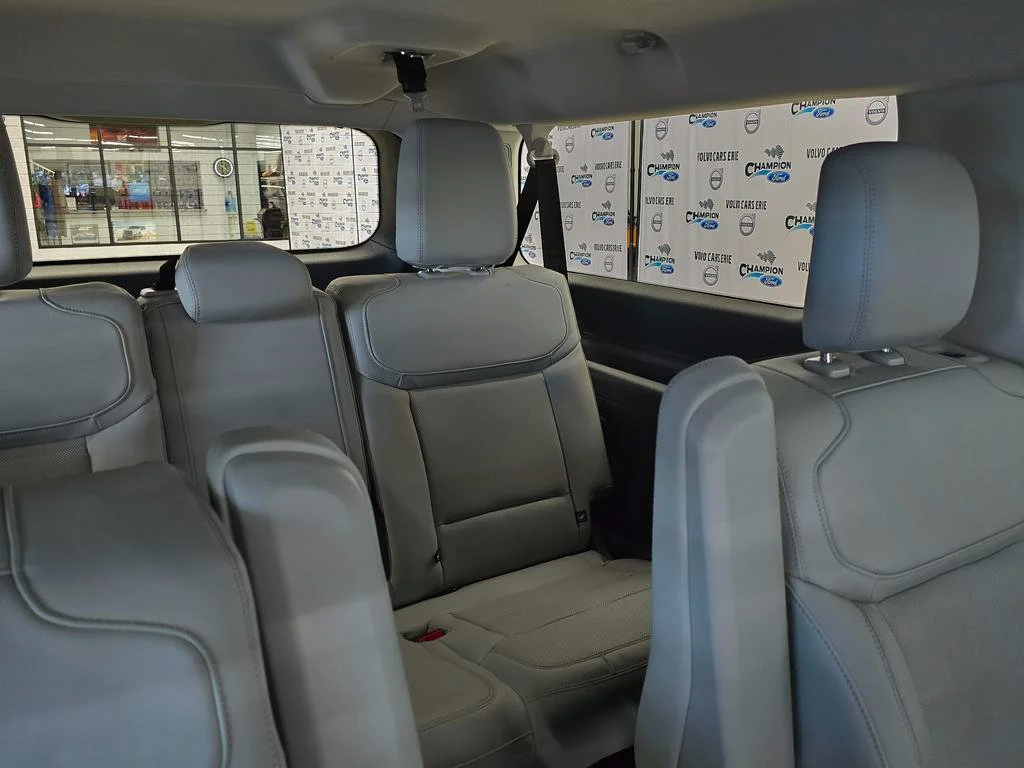 New 2027 Star White Metallic Tri-Coat Ford MAX Platinum image 17