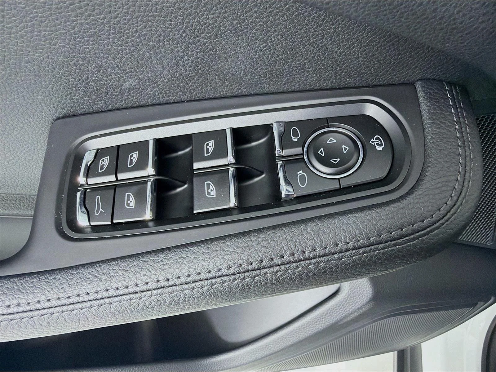 Certified Used 2023 White Porsche AWD image 8