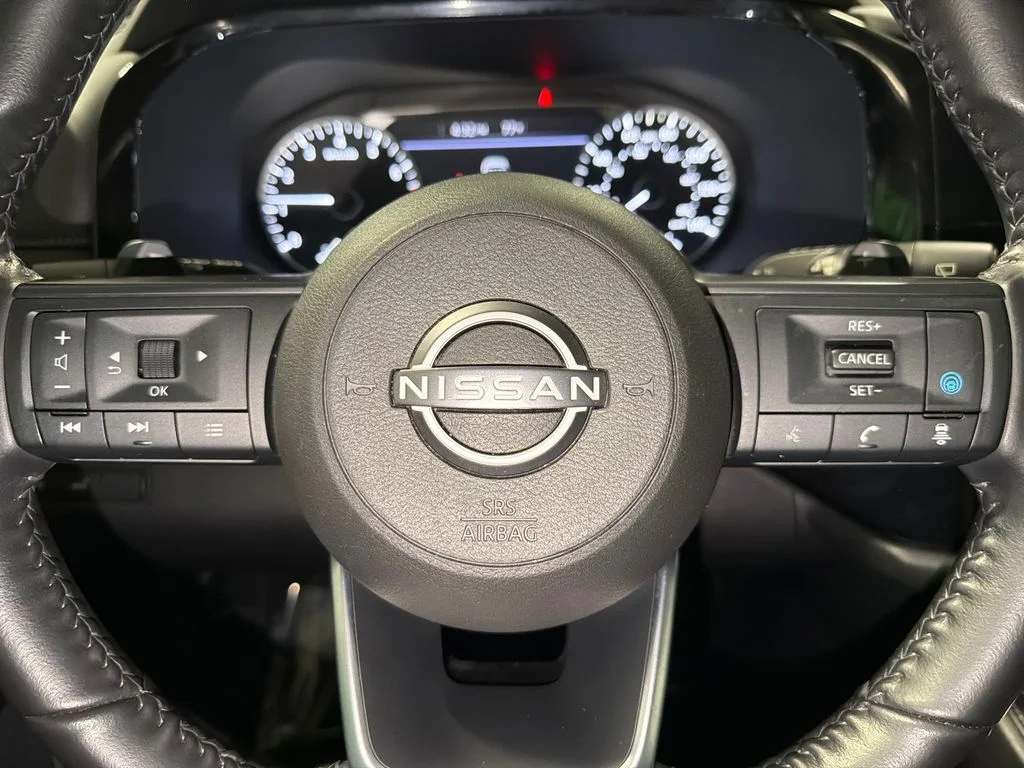 Used 2025 Glacier White Nissan SV image 23